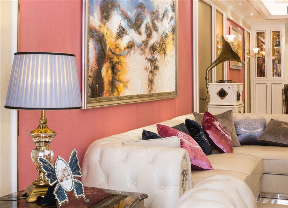 佛山市鵬瑞皓玥灣歐式風(fēng)格三居室裝修案例