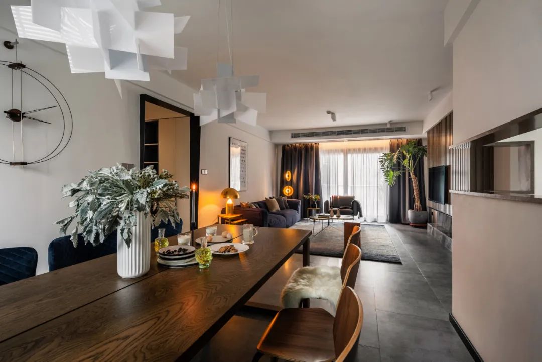 現(xiàn)代摩登風格室內(nèi)設計家裝案例-餐廳