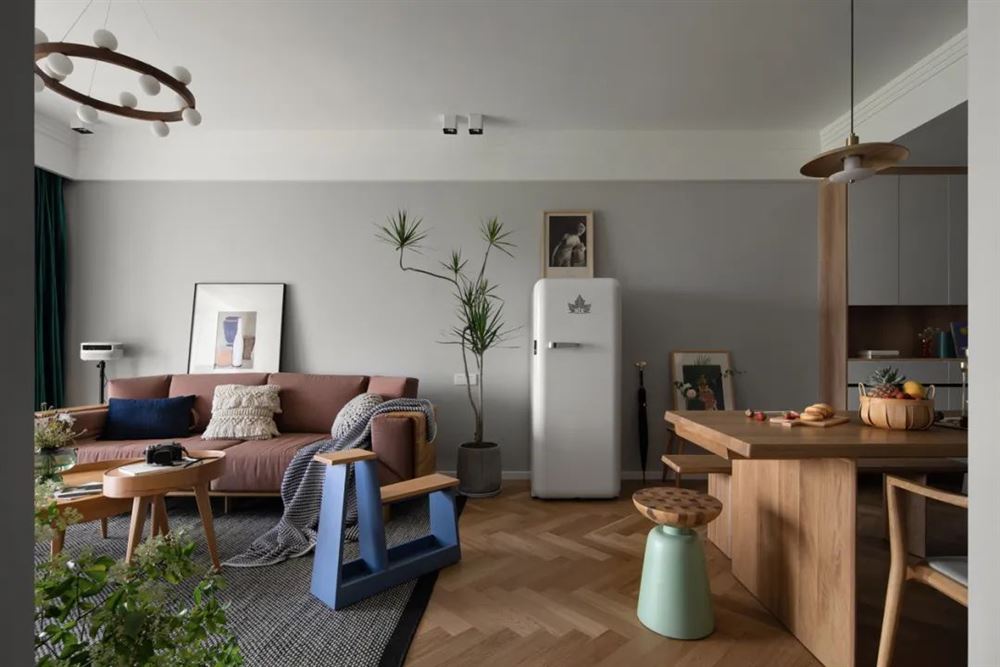 茂名市廣海中路小區(qū)北歐風(fēng)格三居室裝修案例