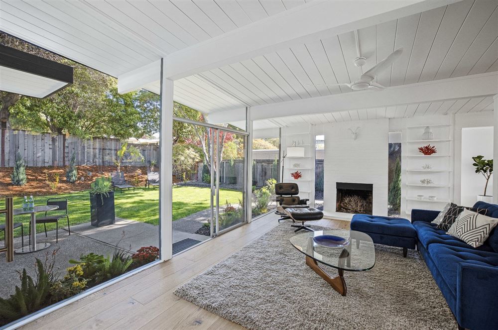 廣州市遠(yuǎn)洋招商保利東灣現(xiàn)代風(fēng)格別墅裝修案例