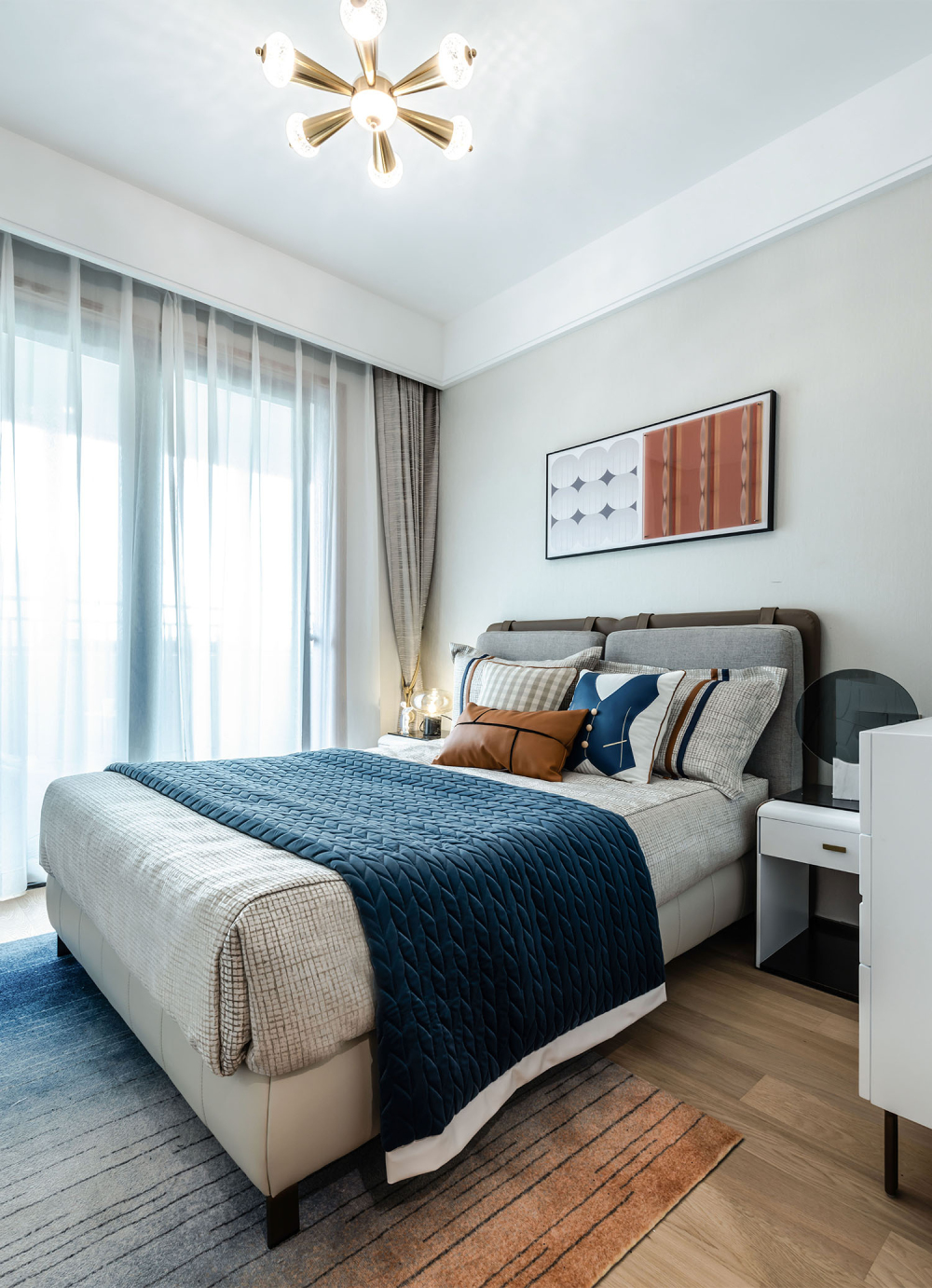 現(xiàn)代輕奢風格室內(nèi)設(shè)計家裝案例-次臥