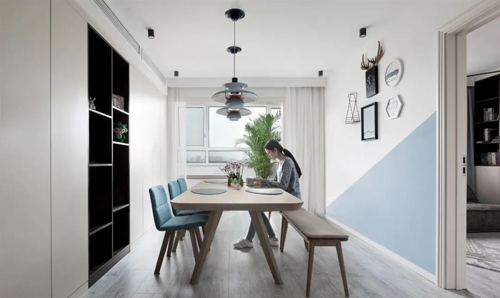 廣州市中?；ǔ菫潮睔W風格三居室裝修案例