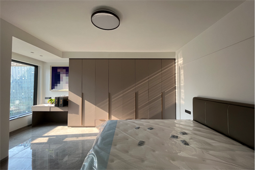 廣州市匯景新城現(xiàn)代簡約風格三居室裝修案例