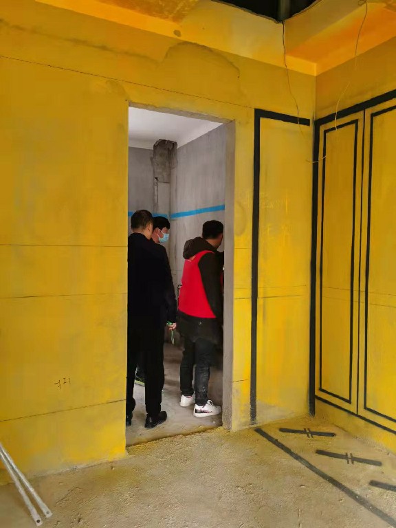 主臥電線(xiàn)布置